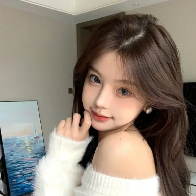 她在这里